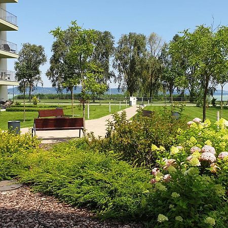 Lelle Resort B20 Balatonlelle Bagian luar foto