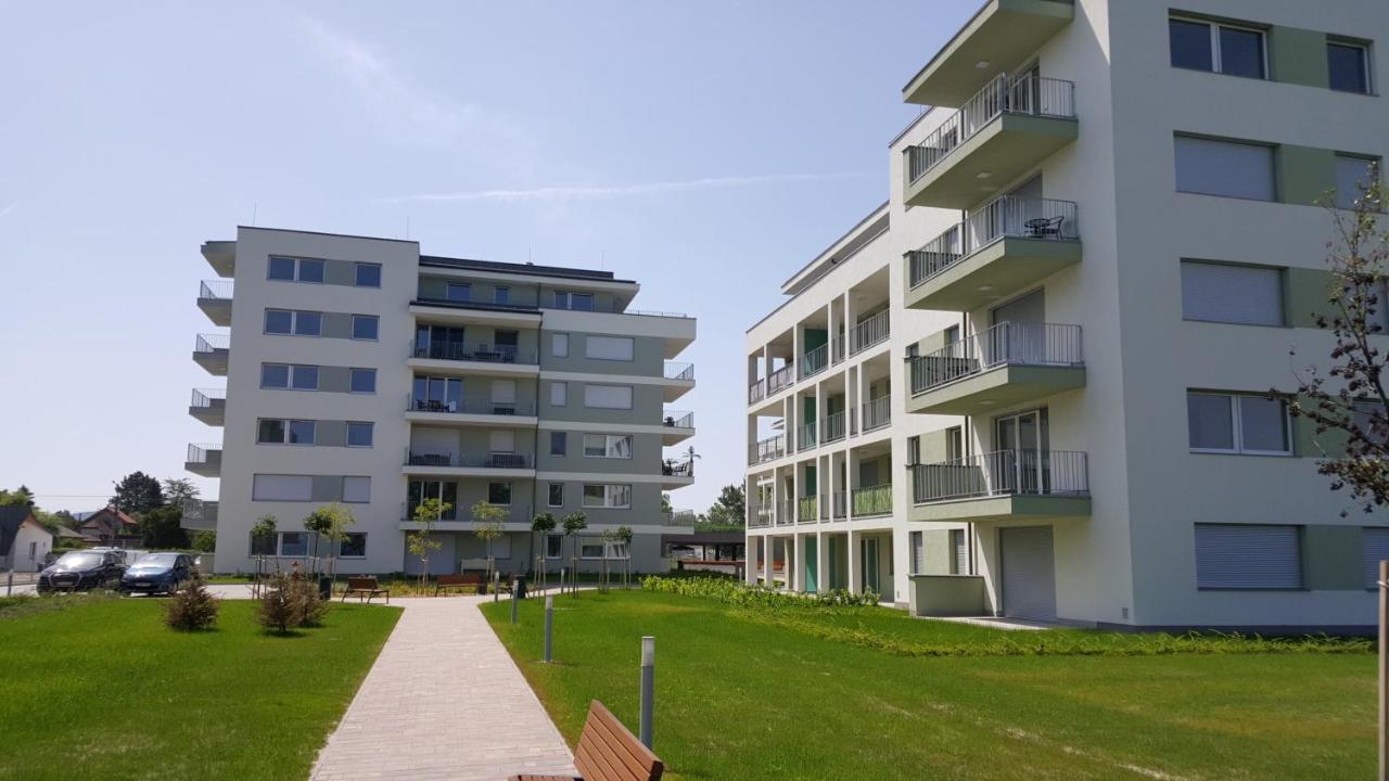 Lelle Resort B20 Balatonlelle Bagian luar foto