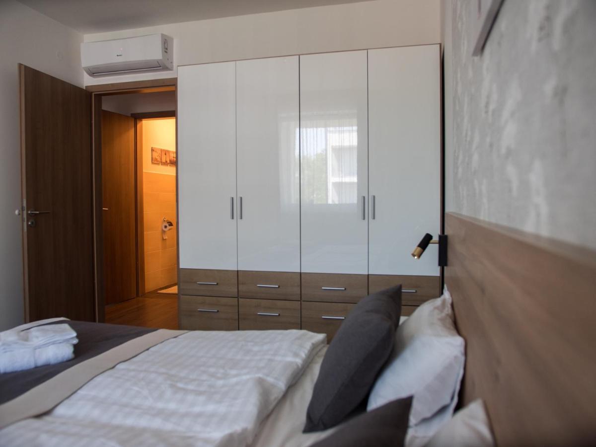Lelle Resort B20 Balatonlelle Bagian luar foto