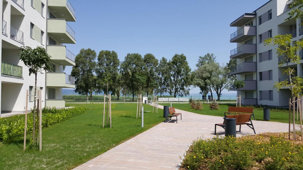 Lelle Resort B20 Balatonlelle Bagian luar foto