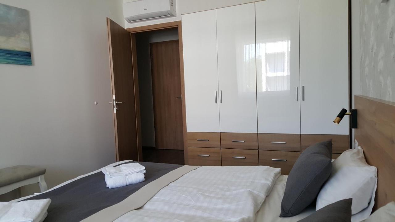 Lelle Resort B20 Balatonlelle Bagian luar foto