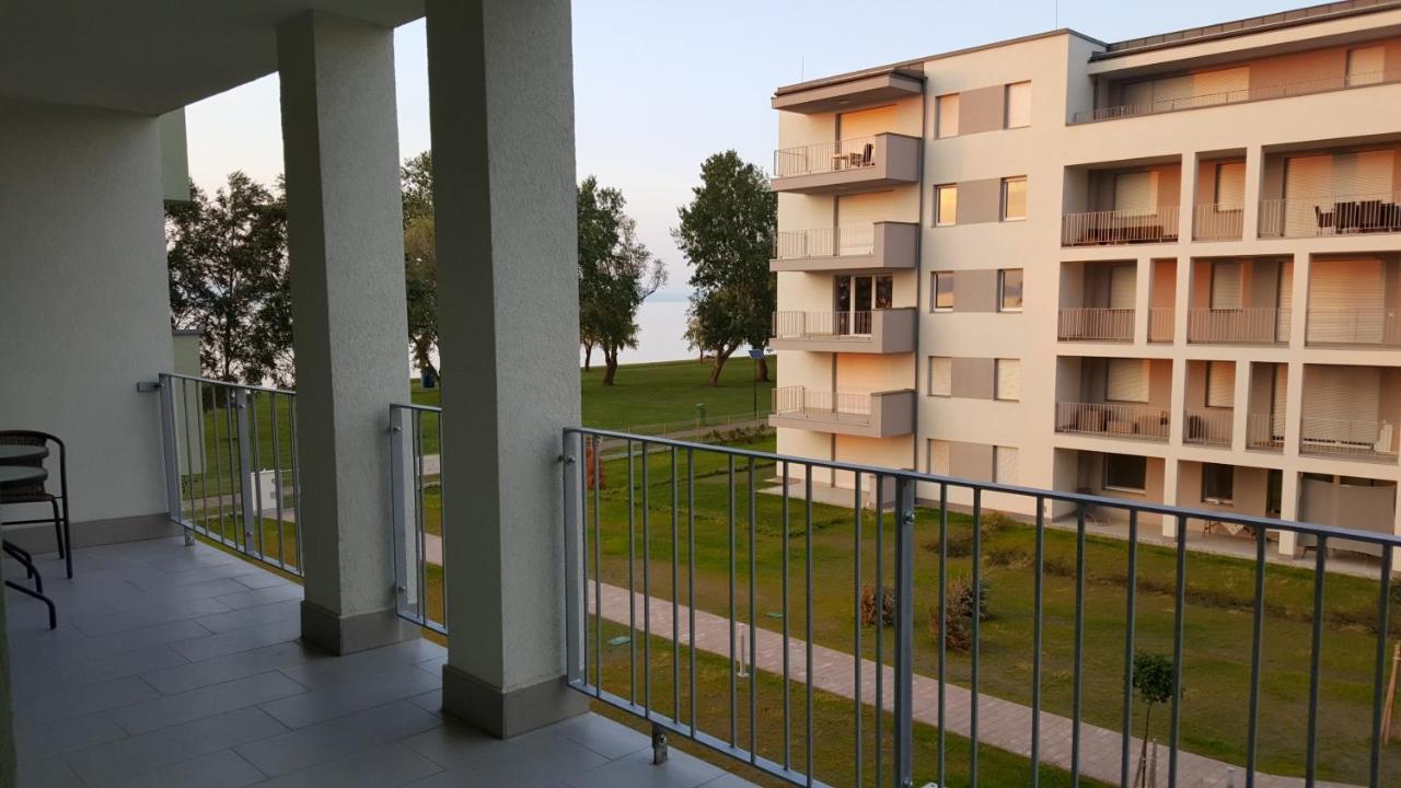 Lelle Resort B20 Balatonlelle Bagian luar foto