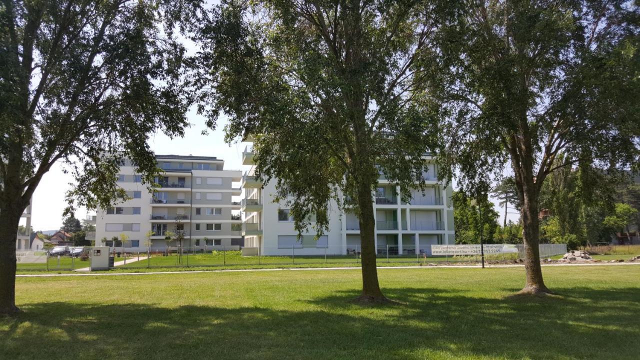 Lelle Resort B20 Balatonlelle Bagian luar foto