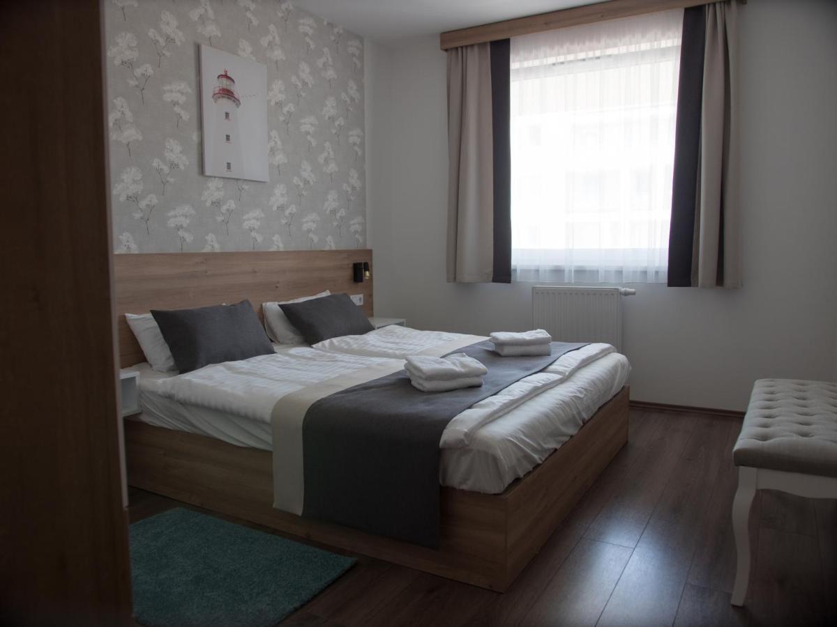 Lelle Resort B20 Balatonlelle Bagian luar foto