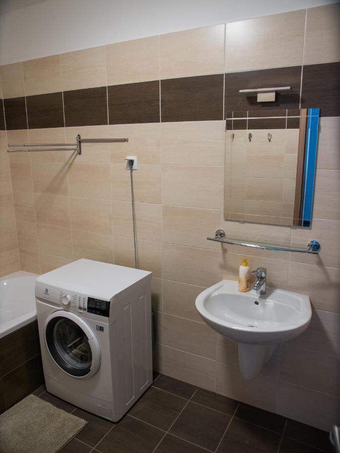 Lelle Resort B20 Balatonlelle Bagian luar foto
